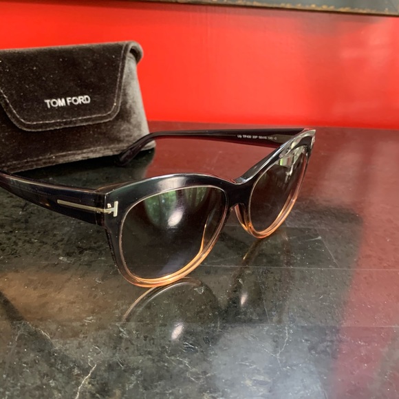 SOLD!! TOM FORD Cat-eye Sunglasses Gray Peach - Picture 11 of 16